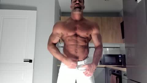 Adam online show from November 2025 05:15:01 PM