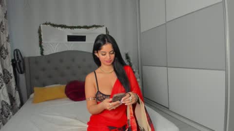 Adelle online show from December 2025 01:07:01 PM