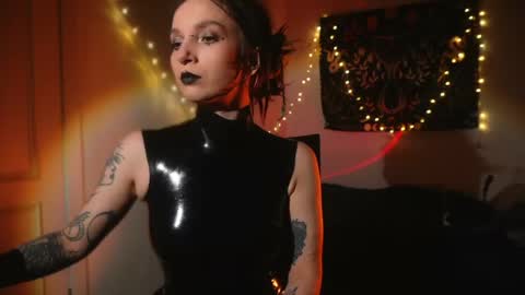 Snapshot of _alicemorrison_ chatting on June 2026 06:02:01 PM Alice Morrison Mistress Datura online show from June 2026 06:02:01 PM