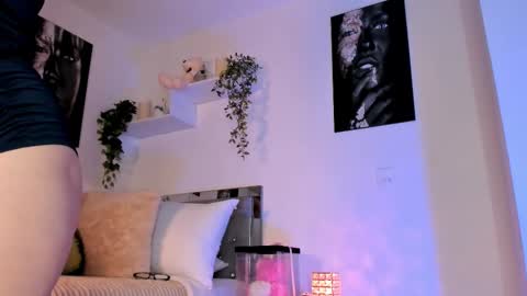 Snapshot of _alissonrose chatting on October 2025 10:33:01 PM Karo online show from October 2025 10:33:01 PM