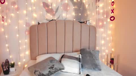 Allondra  online show from February 2025 03:49:02 PM