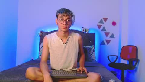 Snapshot of _andrew_willyams chatting on January 2025 11:01:02 AM Andres online show from January 2025 11:01:02 AM