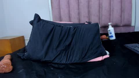 Snapshot of _aniisha_ chatting on March 2025 10:34:02 PM Any online show from March 2025 10:34:02 PM