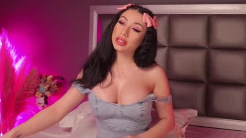 Snapshot of _anna_bloom chatting on February 2025 11:32:01 PM Anna online show from February 2025 11:32:01 PM