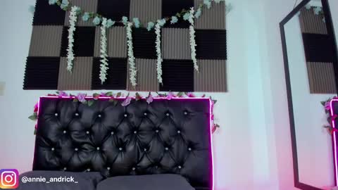 Annie Andrick online show from April 2026 11:03:02 AM