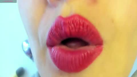 antonia online show from May 2026 07:00:01 PM