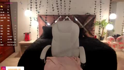 Snapshot of _antonnela_ chatting on October 2025 02:18:02 PM antonnela online show from October 2025 02:18:02 PM