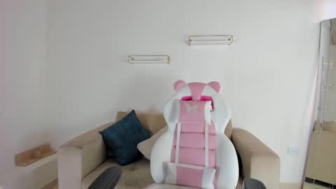    online show from October 2025 12:16:01 PM