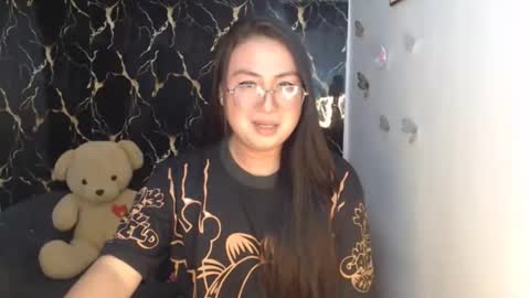 Snapshot of _arah chatting on October 2025 11:03:01 AM arah online show from October 2025 11:03:01 AM