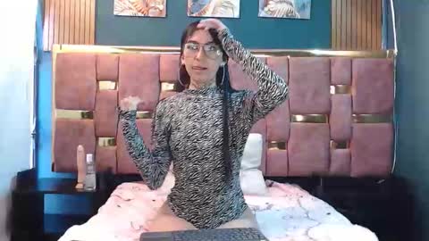 Snapshot of _aranza23 chatting on May 2026 12:01:01 PM Aranza. online show from May 2026 12:01:01 PM
