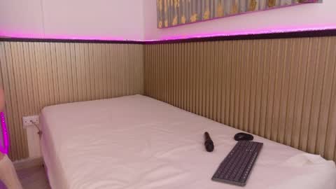 _aria_carter_ online show from April 2026 12:26:02 PM