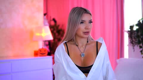 Arielle online show from November 2025 09:59:02 AM