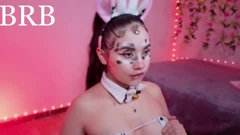 Snapshot of _ariiaa_ chatting on October 2025 11:26:02 PM Aria online show from October 2025 11:26:02 PM