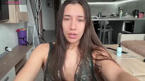 _aura_18 online show from October 2025 04:22:01 AM