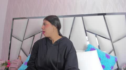 Aura online show from April 2026 03:09:02 AM