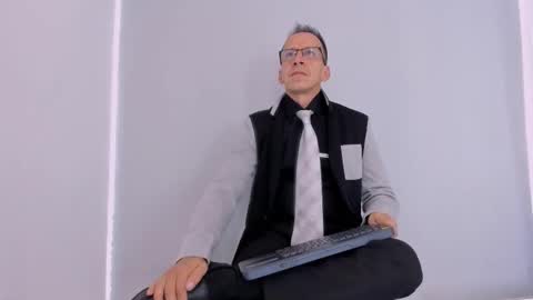 _axelking_ online show from October 2025 11:44:02 AM