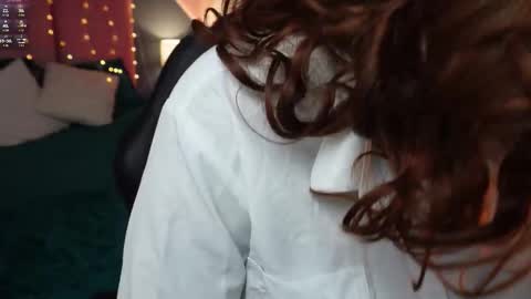 Sofia online show from November 2025 01:11:02 PM