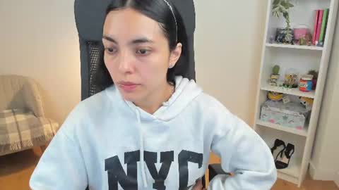 Snapshot of _bellaevans_ chatting on June 2026 04:21:02 AM Bella Evans online show from June 2026 04:21:02 AM