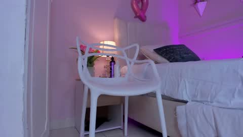 Snapshot of _bianca_18 chatting on February 2025 05:49:02 PM Hi guys i am Bianca online show from February 2025 05:49:02 PM