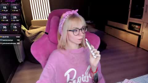 Olivia Subscribe to my Fansly -   online show from May 2026 01:36:02 AM