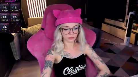 Snapshot of _black_fox__ chatting on June 2026 01:34:01 AM Olivia Subscribe to my Fansly - online show from June 2026 01:34:01 AM