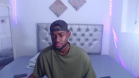 Andrew online show from November 2025 06:51:02 PM