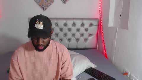 Andrew online show from December 2025 06:38:02 PM