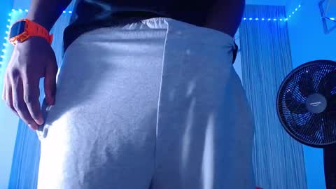 Andrew online show from February 2026 03:33:01 AM