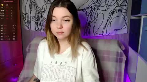 Snapshot of _blonde_barbie_ chatting on June 2026 10:03:02 PM Elizabeth online show from June 2026 10:03:02 PM
