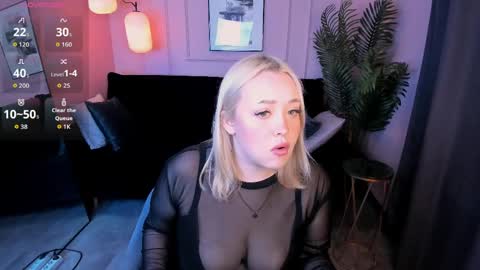 _blondessa__ online show from April 2026 06:11:01 AM