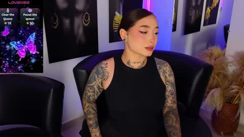 Snapshot of _brenna_hanson_ chatting on February 2025 07:06:02 PM Brenna online show from February 2025 07:06:02 PM