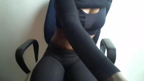 Snapshot of _bunny_b chatting on March 2025 07:08:02 AM I will be back soon online show from March 2025 07:08:02 AM