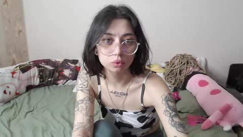 Snapshot of _by_double_sexy_miss_ chatting on February 2025 02:44:01 PM _by_double_sexy_miss_ online show from February 2025 02:44:01 PM