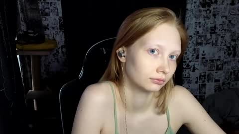 Snapshot of _caramel_milk_ chatting on May 2026 03:26:01 AM Merlizz online show from May 2026 03:26:01 AM