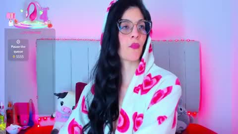 Snapshot of _caro_lyne_ chatting on June 2026 05:59:01 PM Carolina online show from June 2026 05:59:01 PM