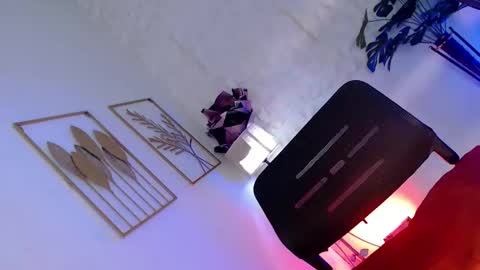 Caroline online show from October 2025 10:18:02 PM