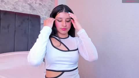 _catherineknight online show from February 2025 09:14:01 PM
