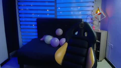 Snapshot of _charlotte_collins_ chatting on September 2025 01:32:01 PM _charlotte_collins_ online show from September 2025 01:32:01 PM