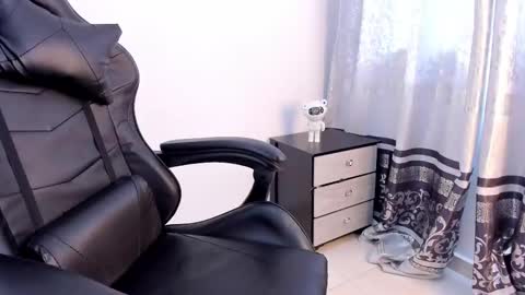 _charlottedavis online show from February 2025 03:56:02 PM