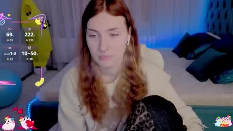 Alisa NO NUDE online show from October 2025 09:28:02 PM