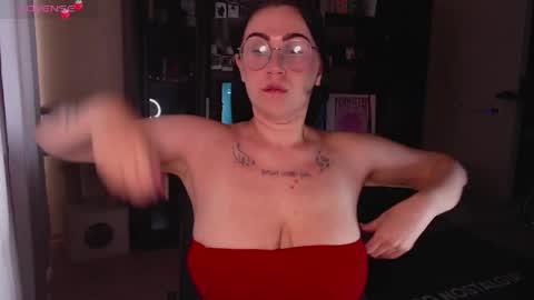 Chrissy online show from May 2026 04:32:01 AM