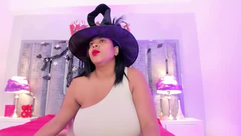 _ciara_benet_ online show from October 2025 12:06:01 PM