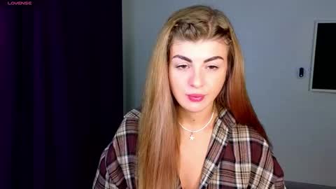 Snapshot of _comefeelme_ chatting on October 2025 03:07:01 AM D online show from October 2025 03:07:01 AM