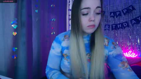 Nica online show from April 2026 05:05:01 AM