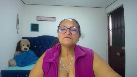 _cristal09 online show from September 2025 06:19:01 PM