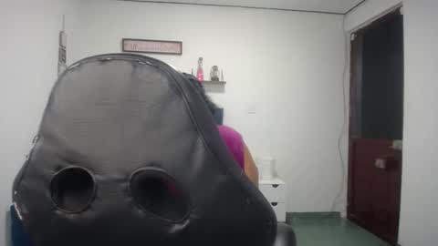 _cristal09 online show from September 2025 12:05:01 PM