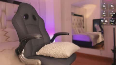     online show from November 2025 09:15:01 PM