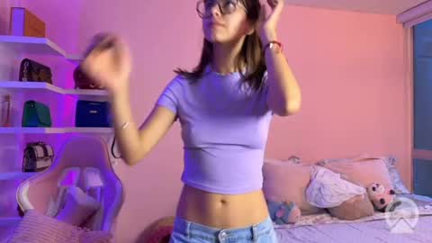 _cute_isabella_ online show from May 2026 11:06:02 PM