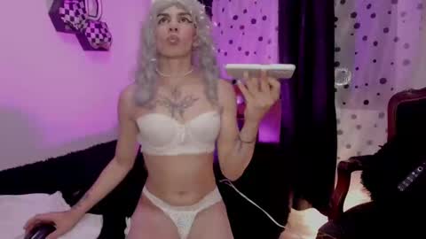 Dakota Jones online show from September 2025 05:07:01 AM