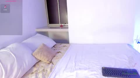 Snapshot of _elizabeth_21 chatting on April 2026 04:04:01 AM Elizabeth online show from April 2026 04:04:01 AM